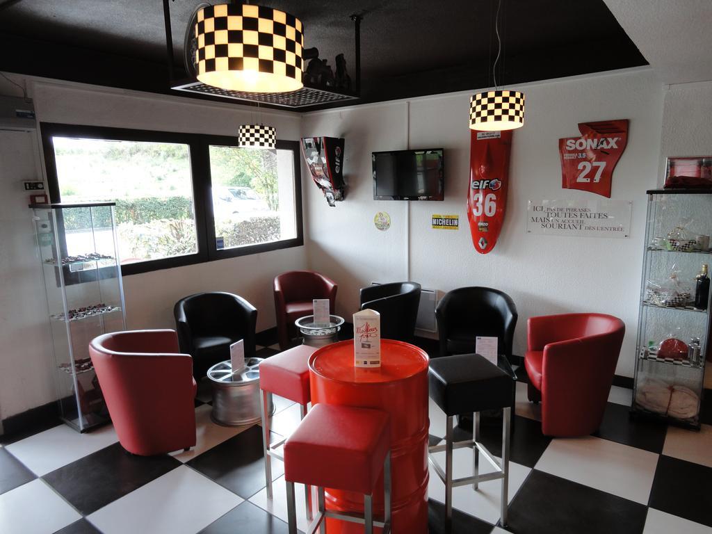 Enzo Hotels Vierzon By Kyriad Direct Zewnętrze zdjęcie